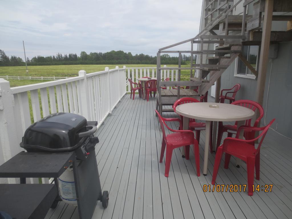 Brackley Beach Hostel Exterior photo